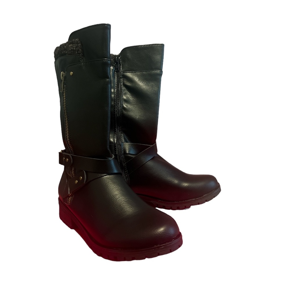 Boot - Picture 2 of 3